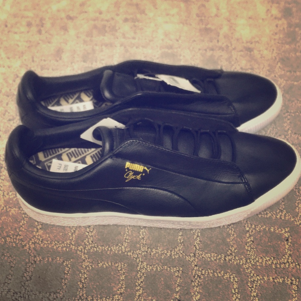 Puma Clyde Shoes -Size 8 Men’s